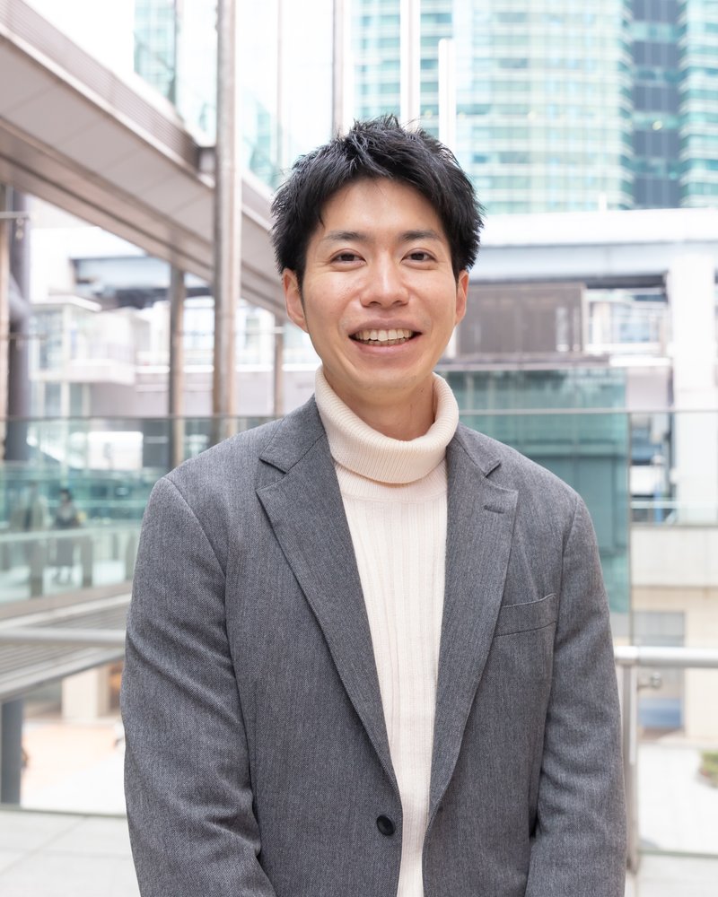Kenichi, Government Licensed Guide-Interpreter, in central Tokyo